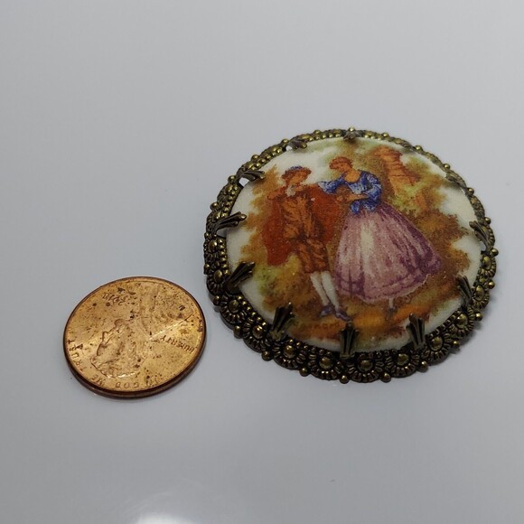 Mid Century Courting Couple Brooch Pin 1.75" - Picture 5 of 6